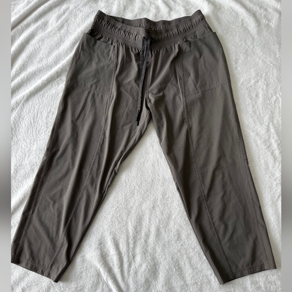 Prana Leonora Capris with Elastic Waist Drawstring Medium - Picture 3 of 9